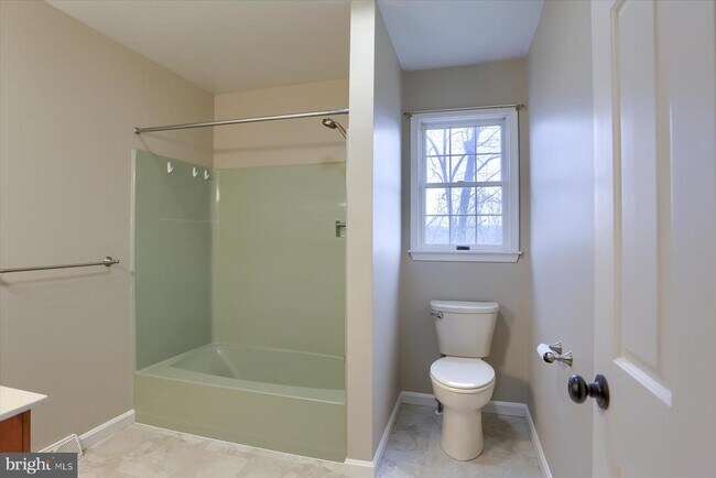 Foto del edificio - 1515 Woodcrest Cir