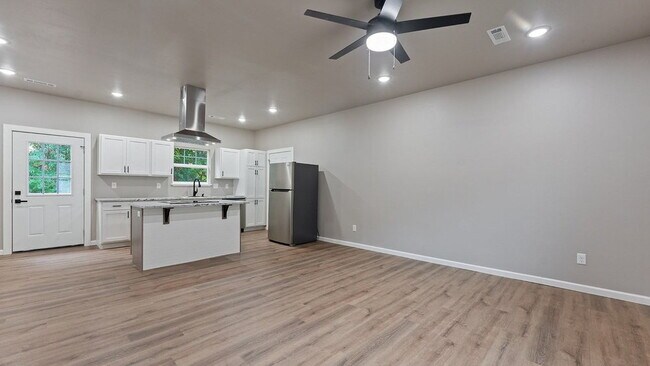 Foto del edificio - Newly built duplex with no prior tenants.