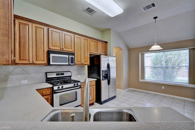 3 br, 2 bath House - 1115 Calistoga Dr photo'