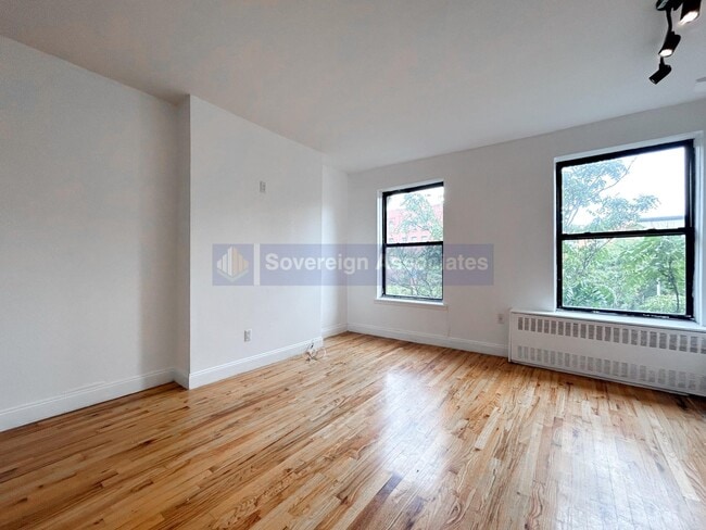 Building Photo - 2010 Seventh Avenue