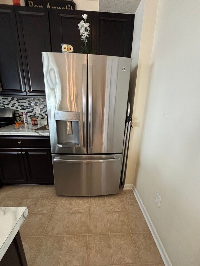 Foto del edificio - 3 Bedroom Townhome - Carnegie!