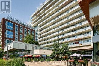 Building Photo - 1830-1830 Bloor St W