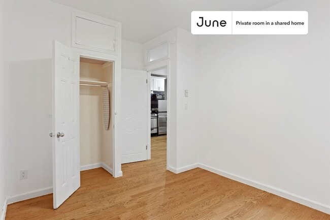 Building Photo - Private bedroom in 3 bed/1 bath Home