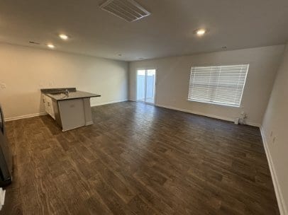 Foto del edificio - Seneca townhome - Price Just Reduced!