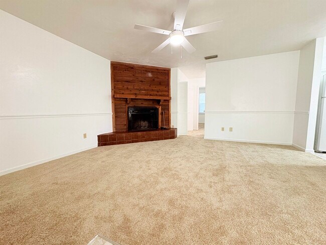 Foto del edificio - 1810 Sylvan Ct