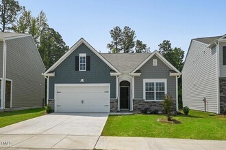 Building Photo - 1121 Duet Dr