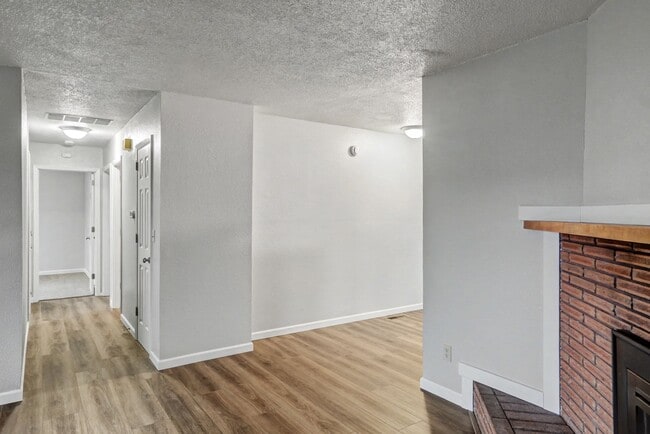 Building Photo - 4110 Coolidge Dr SE