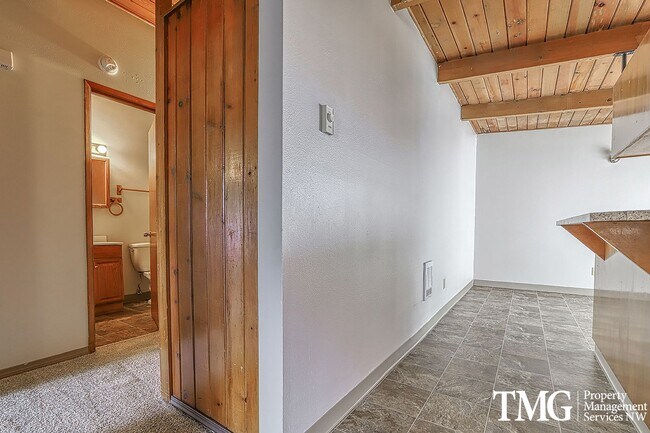 Foto del edificio - 2106-2108 E 33rd St