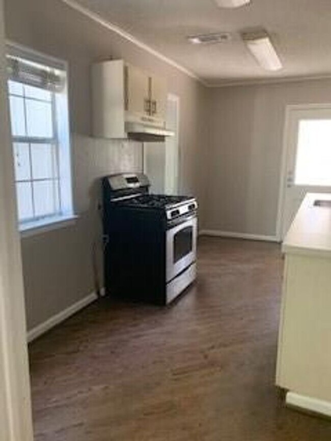 Foto del edificio - 2 Bedroom 1 Bath Home in Ridglea North