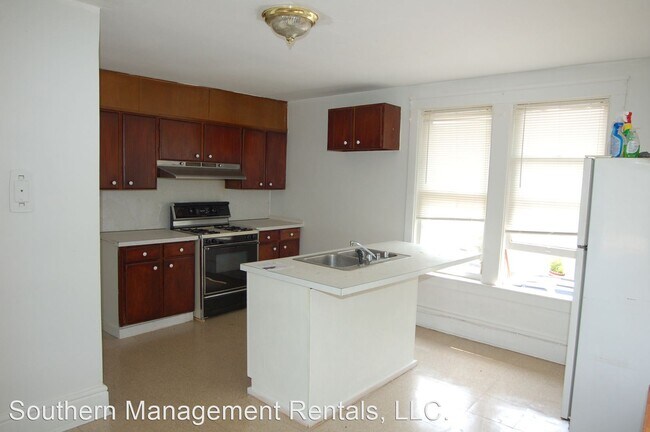 Foto del edificio - 2 br, 1 bath House - 437 S. Main Street 2n...