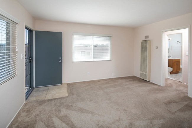 Foto del edificio - 1 bedroom in San Diego CA 92110