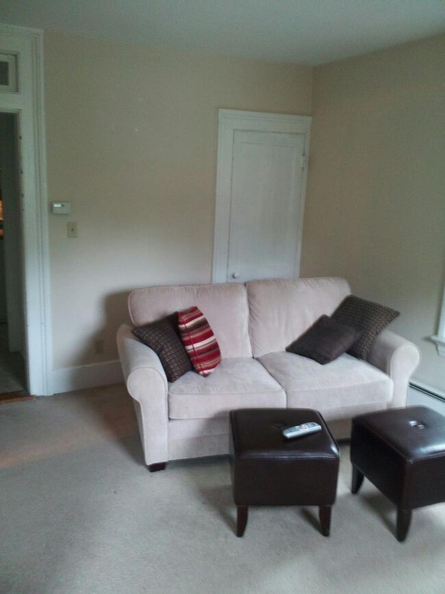 Living Room - 1767 Farmington Ave