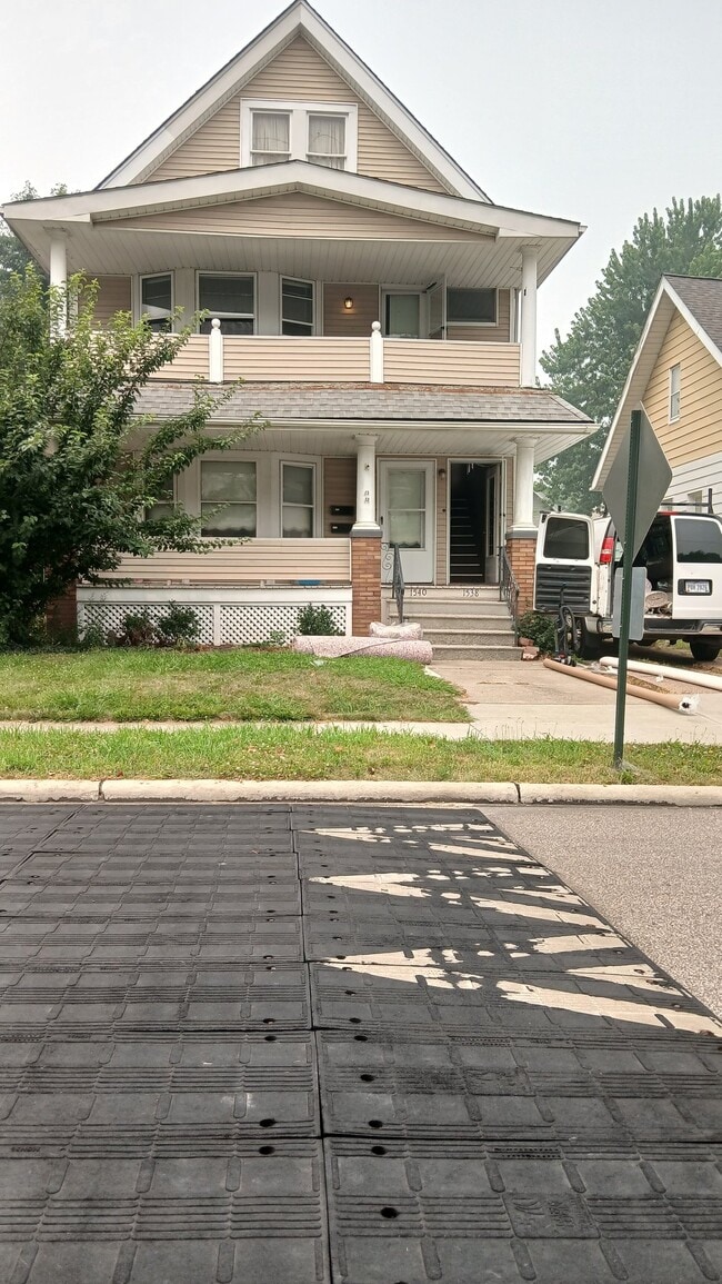 Photo - 1538 Lauderdale Ave (Lakewood, OH) Apartment