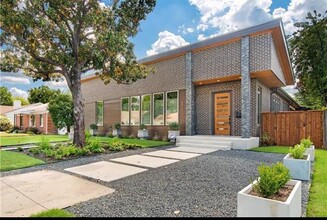 Building Photo - 4912 Wenonah Dr