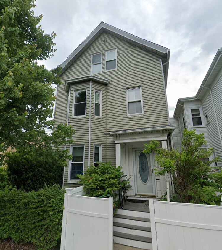 Primary Photo - 39 Springfield St