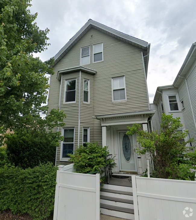Building Photo - 39 Springfield St