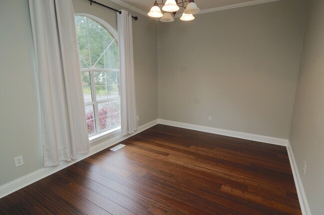 Building Photo - 156 Hunters Trail