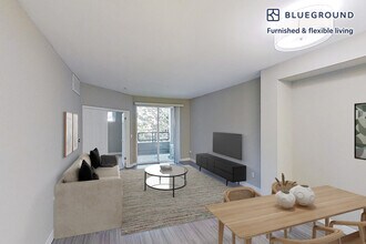Building Photo - 1257 Lakeside Dr