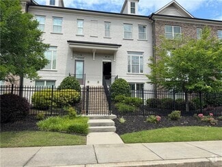 Building Photo - 1090 Township Square