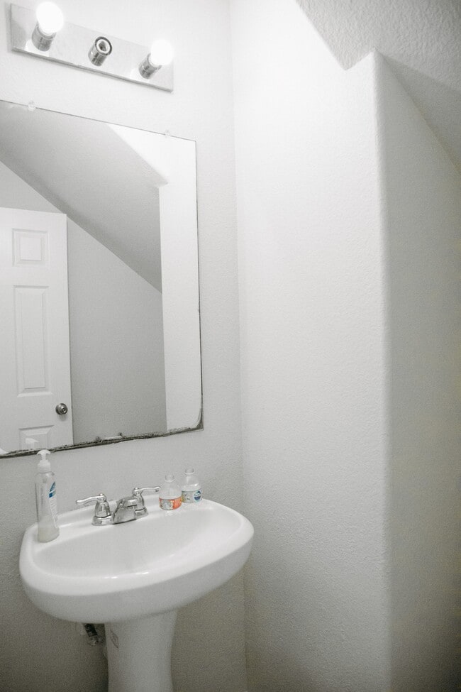 Building Photo - 12059 Helvick Cres Ave