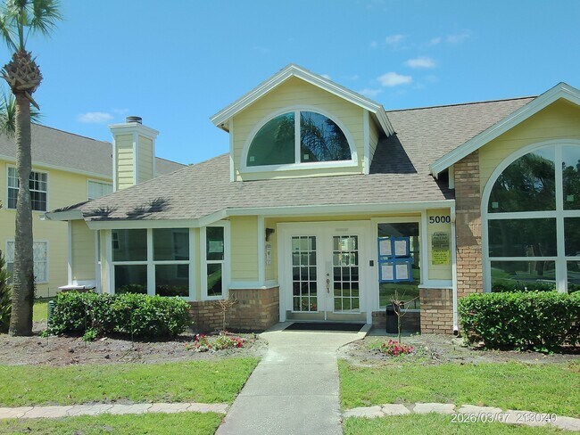 Foto del edificio - 5015 Laguna Bay Cir