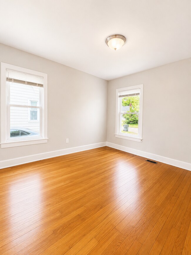 Foto del edificio - 214 Westwood Ct
