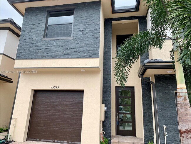 Building Photo - 15849 NW 91st Ct