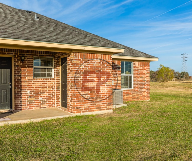 Building Photo - 2824 Jerry Mashek Dr