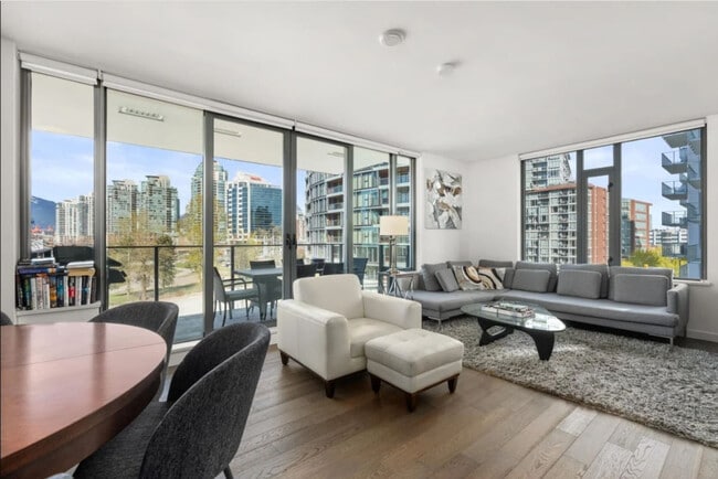 Building Photo - 1561 Quebec St