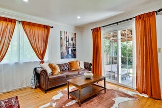 Building Photo - 6402 Tamalpais Ave