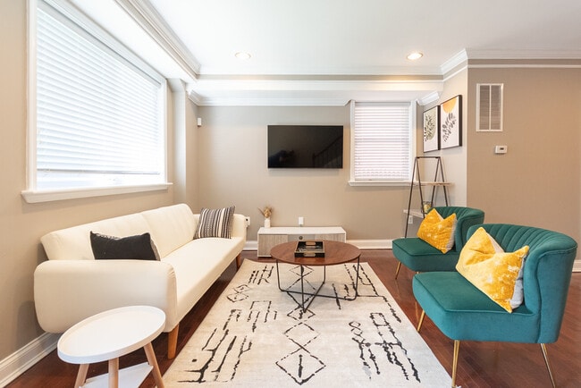 Foto del edificio - 6502 Parkway Ct