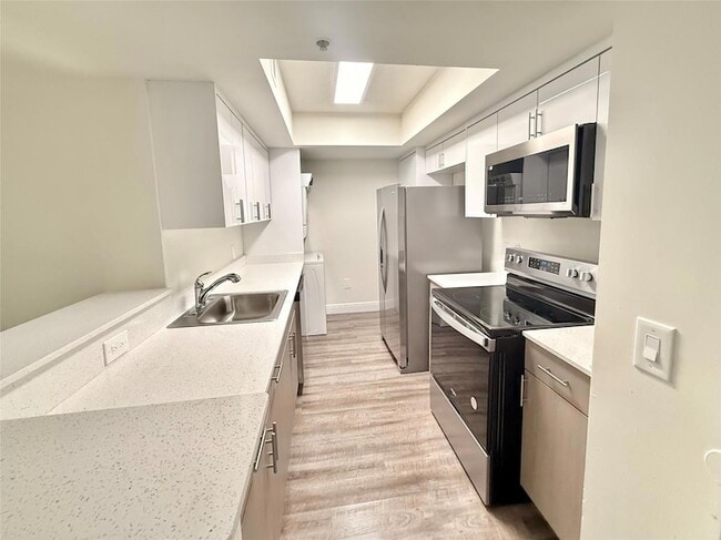 Foto del edificio - 18335 NW 68th Ave