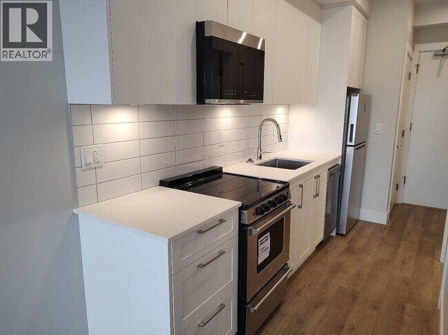 Photo du bâtiment - 1930 Starling Dr.