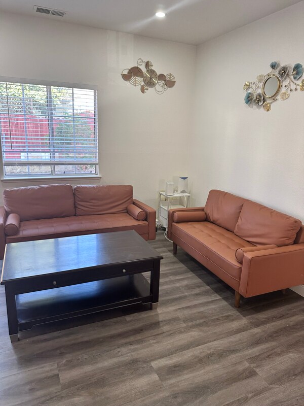 Foto del edificio - 33620 8th St