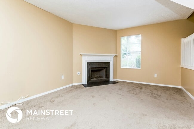 Building Photo - 850 Highland Terrace NE