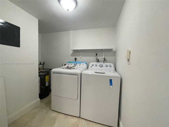 Foto del edificio - 40 NW 87th Ave