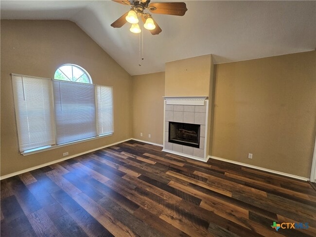 Foto del edificio - 2160 Cornerstone Dr