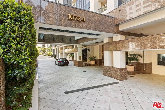 Foto del edificio - 10724 Wilshire Blvd