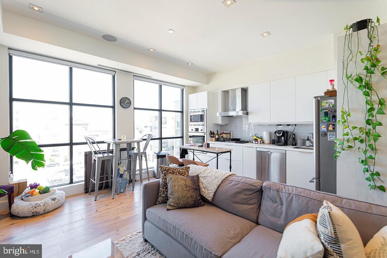Foto principal - 240 N 2nd St