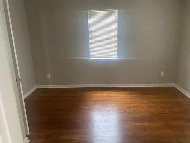 Foto del edificio - Move-in Special! 1/2 off first month's rent!
