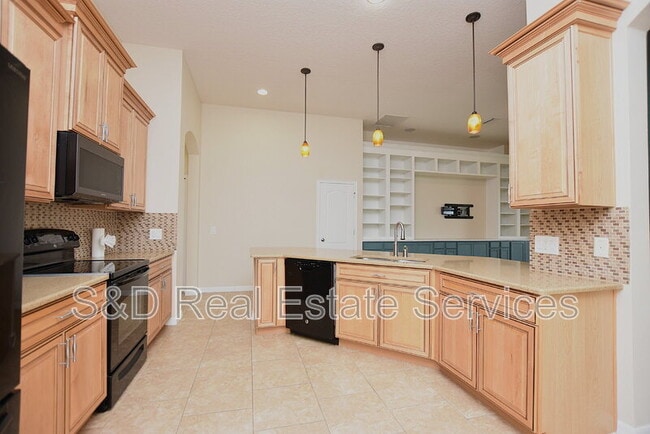 Building Photo - 5632 Aral Dr