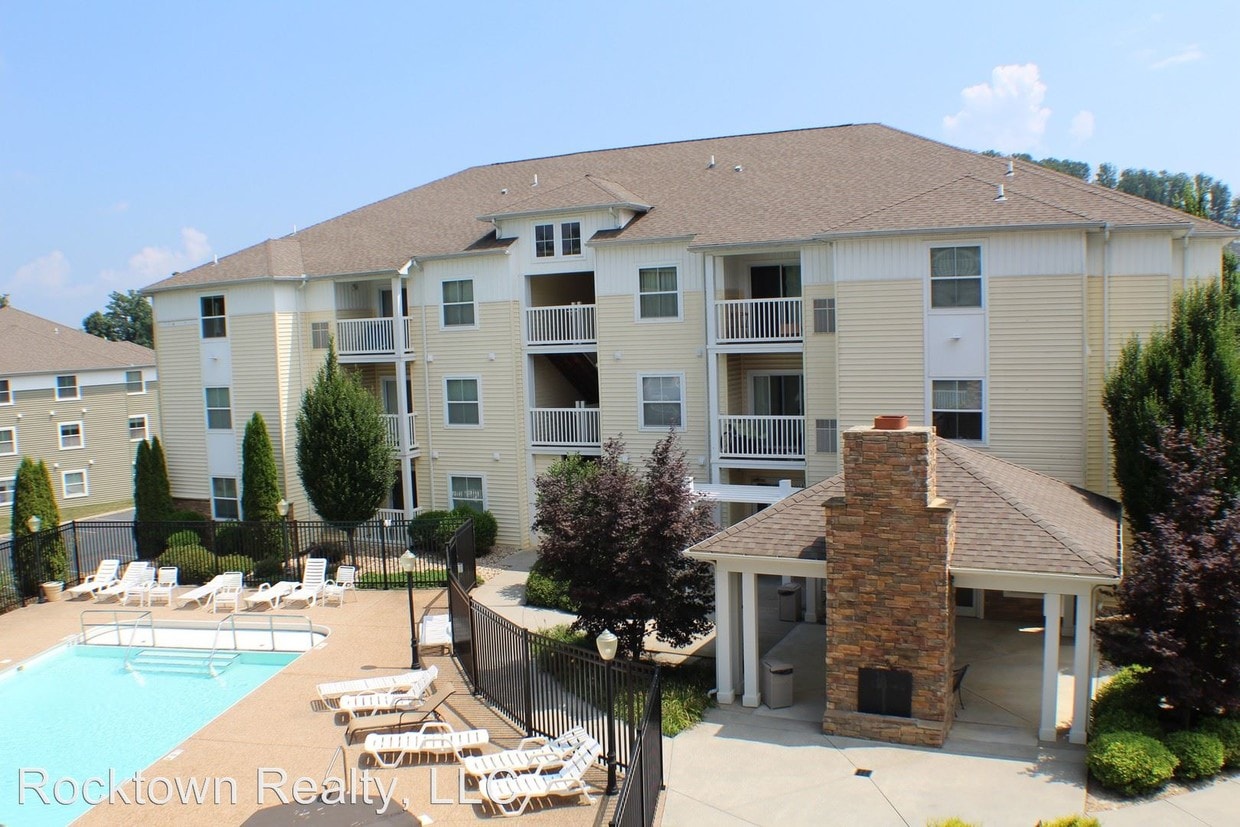 Primary Photo - 520 Davis Mills Dr