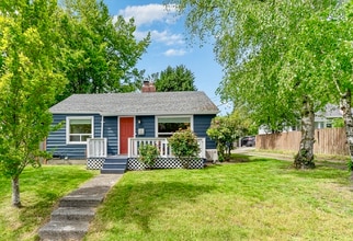 Building Photo - 5258 S Cloverdale Pl