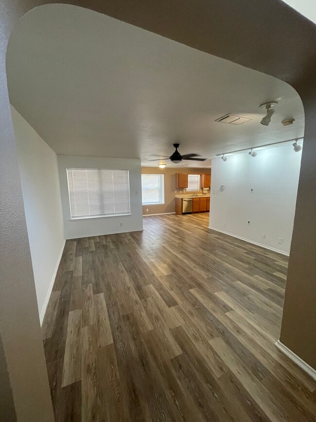 Building Photo - 10324 Bobcat Blf