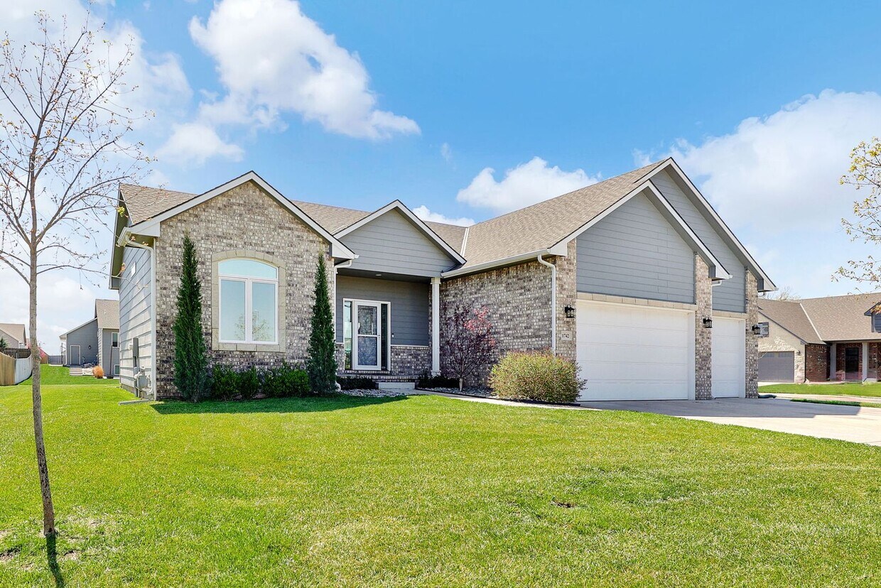 Primary Photo - Living in Luxury