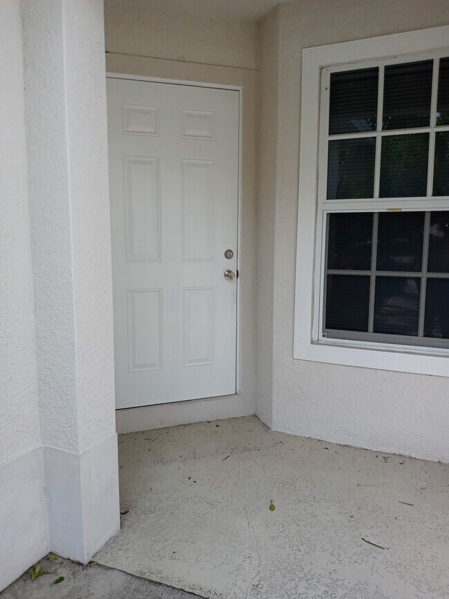Building Photo - Coming Soon - $500 off Move in Summer Special