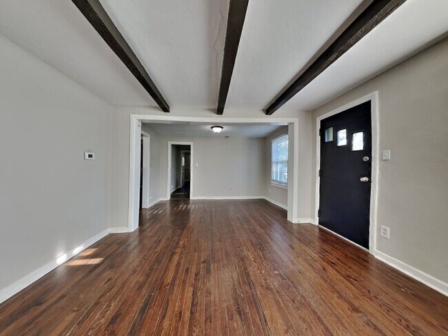 Foto del edificio - 5128 Rinker Rd