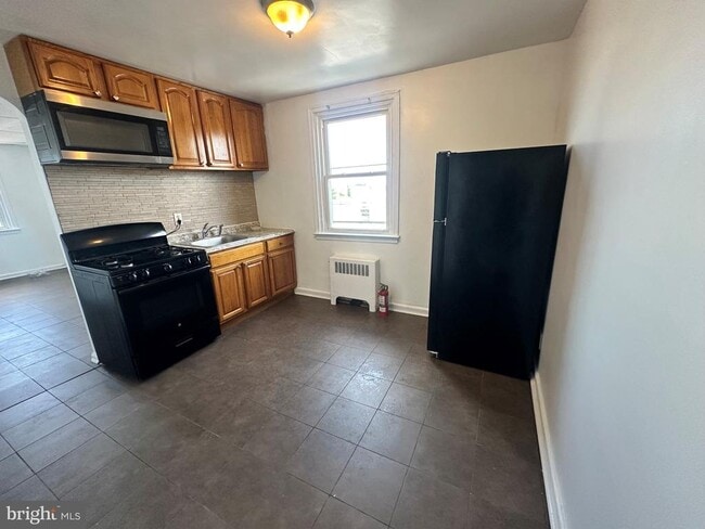 Building Photo - 2749 Levick St