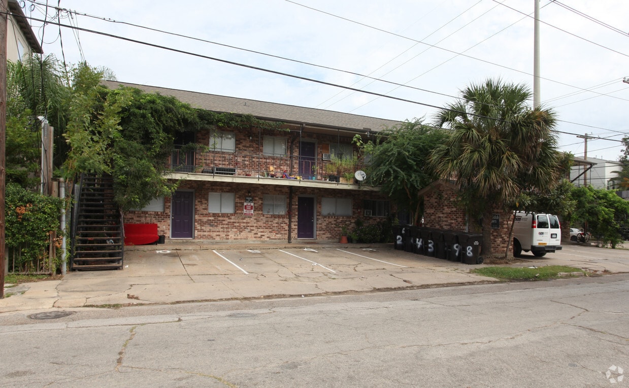 Building Photo - Welch II Apartments