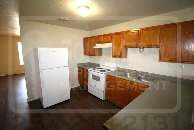 Building Photo - 2807 Leroy Cir